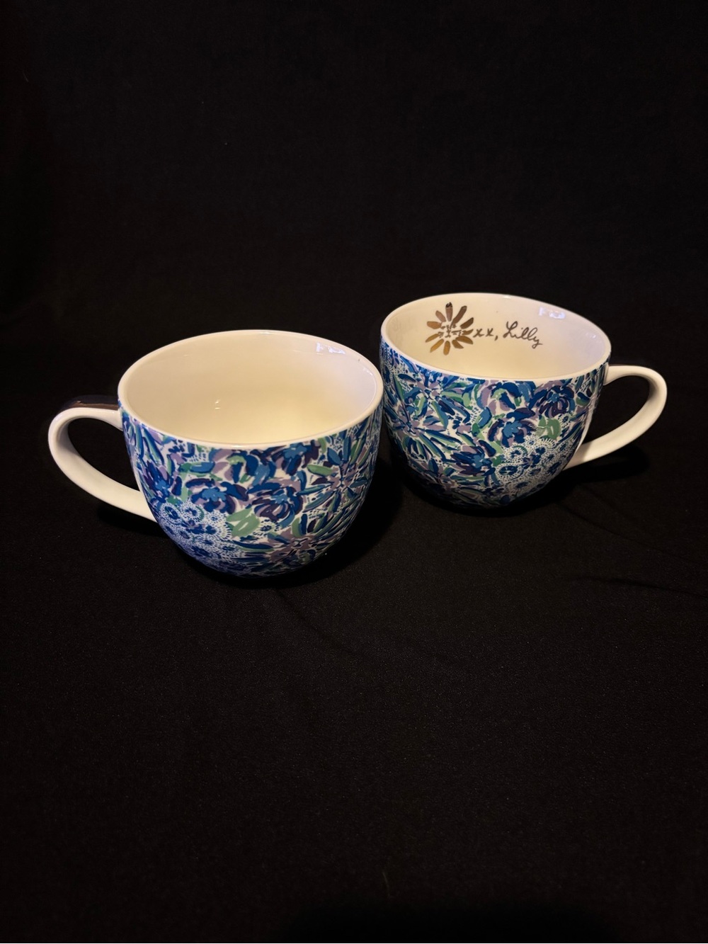 Set of 2 Lilly Pulitzer Ceramic Mugs. Blue
